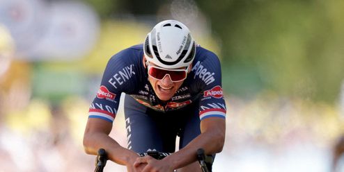 Organizátoři Tour chtějí potrestat fanynku a ve žlutém je Van der Poel
