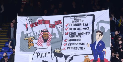 Terorismus a popravy. Fanoušci kritizovali Premier League za prodej Newcastlu saúdskoarabskému fondu