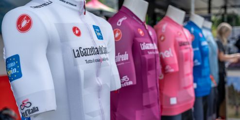 Gayům vstup zakázán? V Maďarsku začalo Giro d'Italia