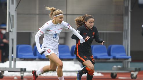České fotbalistky remizovaly s Nizozemskem, Vácha jim pogratuloval od plotny