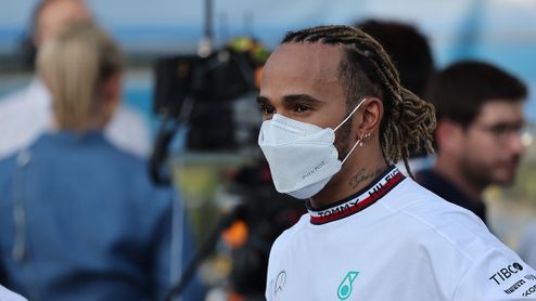Teď je správný okamžik ukončit kariéru, radí Hamiltonovi trojnásobný šampion F1