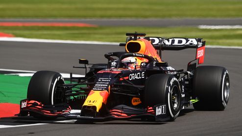 Škoda za 39 milionů! Red Bull chce dodatečně potrestat Hamiltona