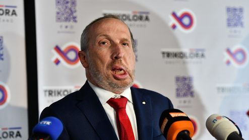 Pivo, párek, urážky. „Táhněte domů,“ vzkázal Klaus mladší Nizozemcům