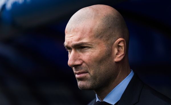 Odcházím. Neodcházím. Ale jo, odcházím. Zidane definitivně skončil na lavičce Realu
