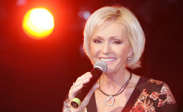 Helena Vondráčková oslavila 74. narozeniny! Co dělá pro svou perfektní postavu?