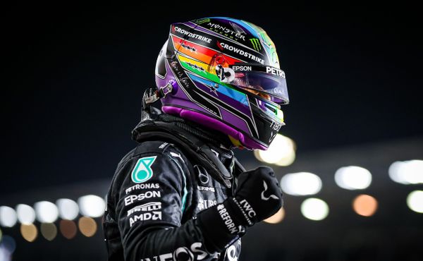 Hamilton dál stahuje náskok, Alonso na pódiu po šesti letech!
