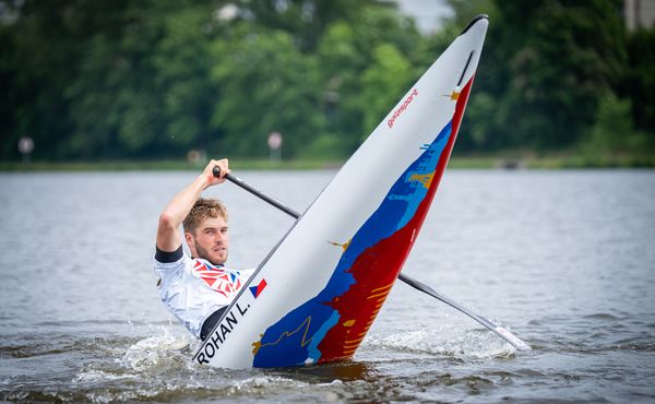 Ještěd, Říp nebo vinice. Rohan nastoupí v nové lodi