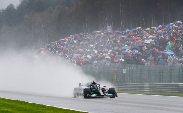 Velká cena Belgie nadělovala poloviční body. Teprve pošesté v historii Formule 1