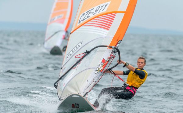 Evropský titul pro mladou windsurfařku Kristýnu Chalupníkovou