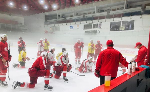 Přípravu hokejové Slavie zastavila nákaza koronavirem