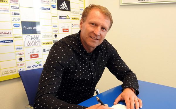 Druholigové fotbalisty Jihlavy povede trenér Křeček