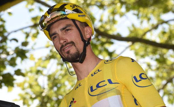 Mistr světa Alaphilippe chtěl tátovi poslat další výhru. Udělal ale obří chybu