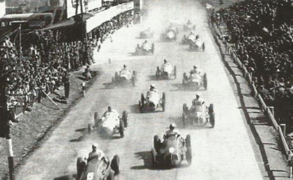 Závody vozů formule 1 v Československu se před 71 lety utopily v krvi