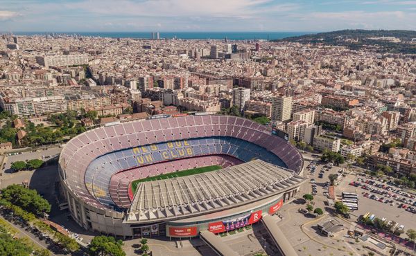Permanentky sem nekoupíte, ale zdědíte. Camp Nou otevřel před 63 lety