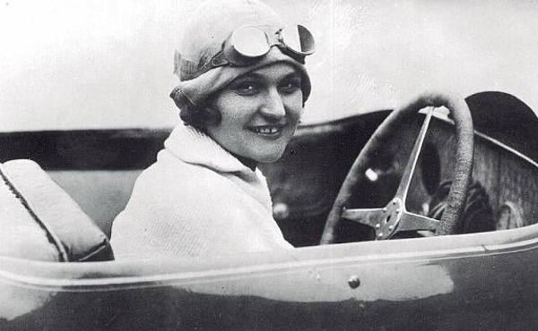 Nejrychlejší žena světa. Eliška Junková milovala svého muže a Bugatti