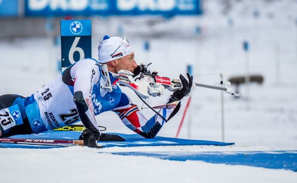 Bratrovražedný sprint, Tarjei Bø překvapivě porazil Johannese. Krčmář desátý