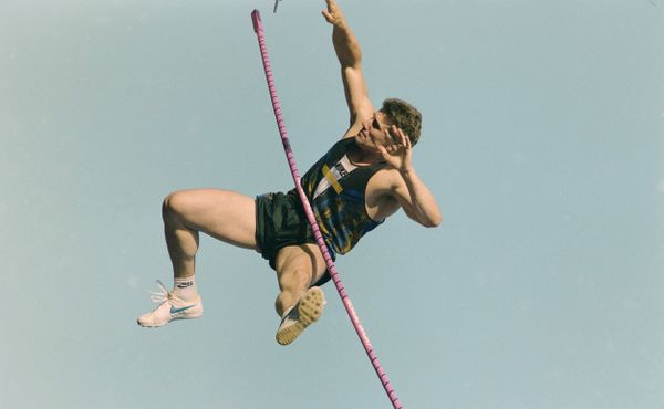 Stroj na centimetrové rekordy. Sergej Bubka se narodil před 57 lety