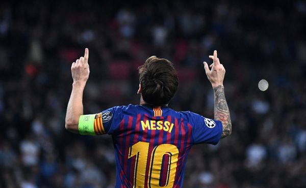 Spor o číslo 10. Přijde Messi kvůli Maradonovi o svůj dres?