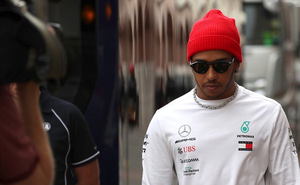 Lewis Hamilton překonal covid a pojede poslední závod sezony F1