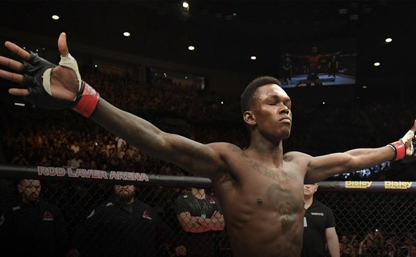 Předhoďte mi pořádné chlapy! Adesanya opouští v UFC střední váhu