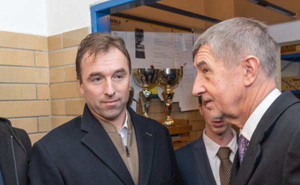 Glosa přes čáru: A ten sport je jako kdo, Milane Hniličko?