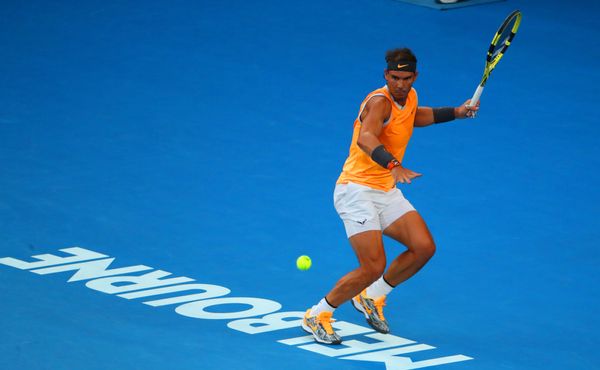 Tenisté v karanténě. Letadla mířící na Australian Open dopravila covid-19