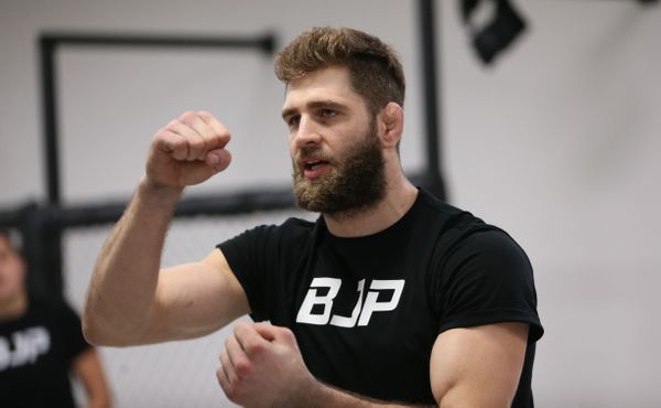 Šampiona je třeba knockoutovat, tvrdí Jiří Procházka