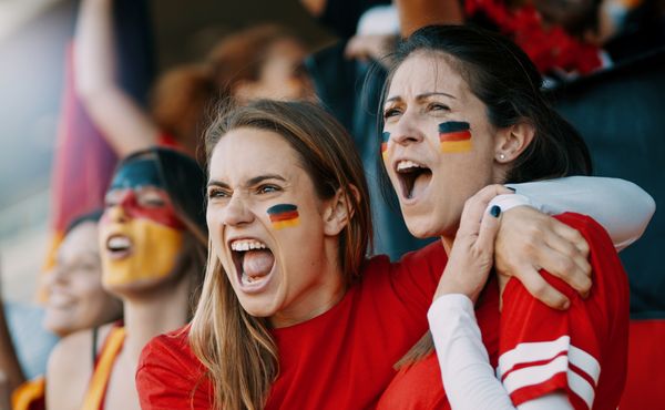 Protest německých fotbalistů: Dodržujte lidská práva!