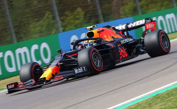 Z Pole position vyjede zítra Hamilton, hned za ním překvapivě Pérez