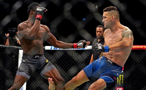 Děsivé zranění v UFC. Weidman je po operaci