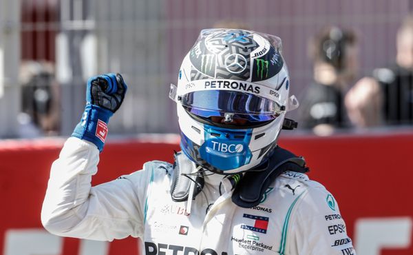 Bottas vyfoukl Hamiltonovi pole position o sedm tisícin sekundy!