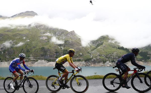 Tour de France je už bez Van der Poela, Pogačar znovu útočil v Alpách