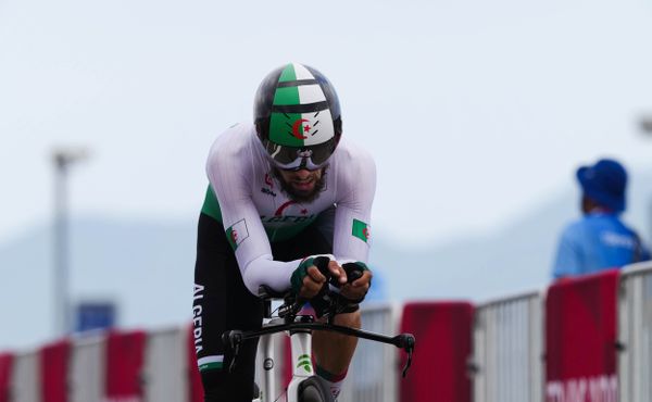 Jezdci na velbloudech. Německý funkcionář na olympiádě urážel africké cyklisty