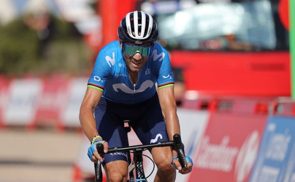 Alejandro Valverde nedokončí Vueltu. Poprvé od roku 2002