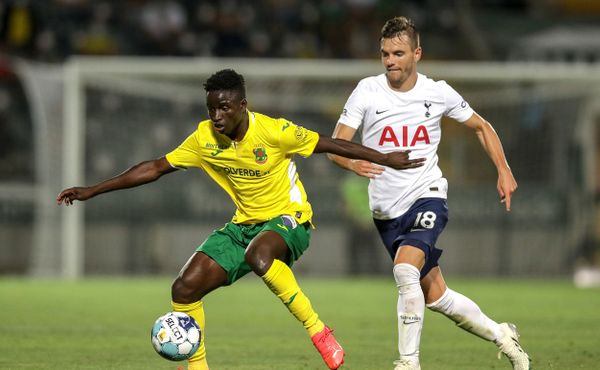 Tottenham je pro smích. První klub, který prohrál všude, smějí se mu