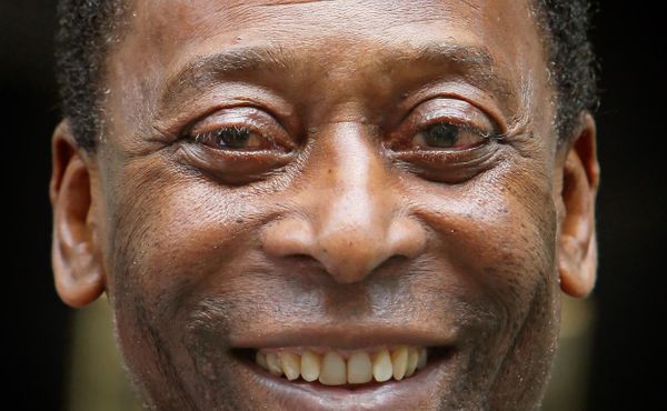Pelé po měsíci opustil nemocnici. Čeká ho chemoterapie