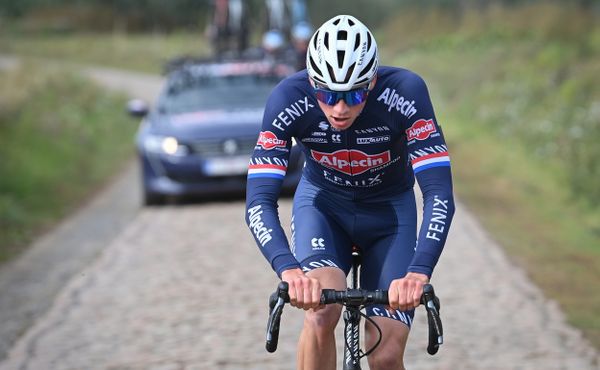 Mokrá verze Paříž-Roubaix? Bylo by to cool, má jasno Van der Poel
