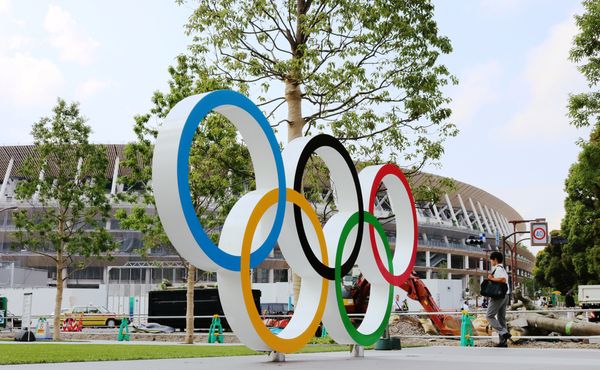 V olympijské vesnici je covid-19. Co se stane teď?