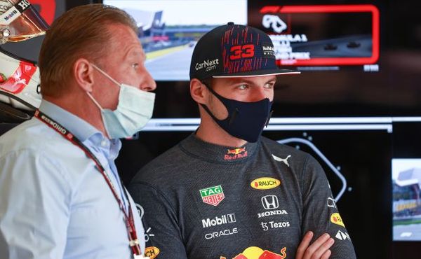 Dobrý pilot, ale jinak nezájem, popisuje Verstappenův otec Lewise Hamiltona